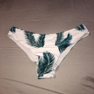 Bikini cheeky bottoms